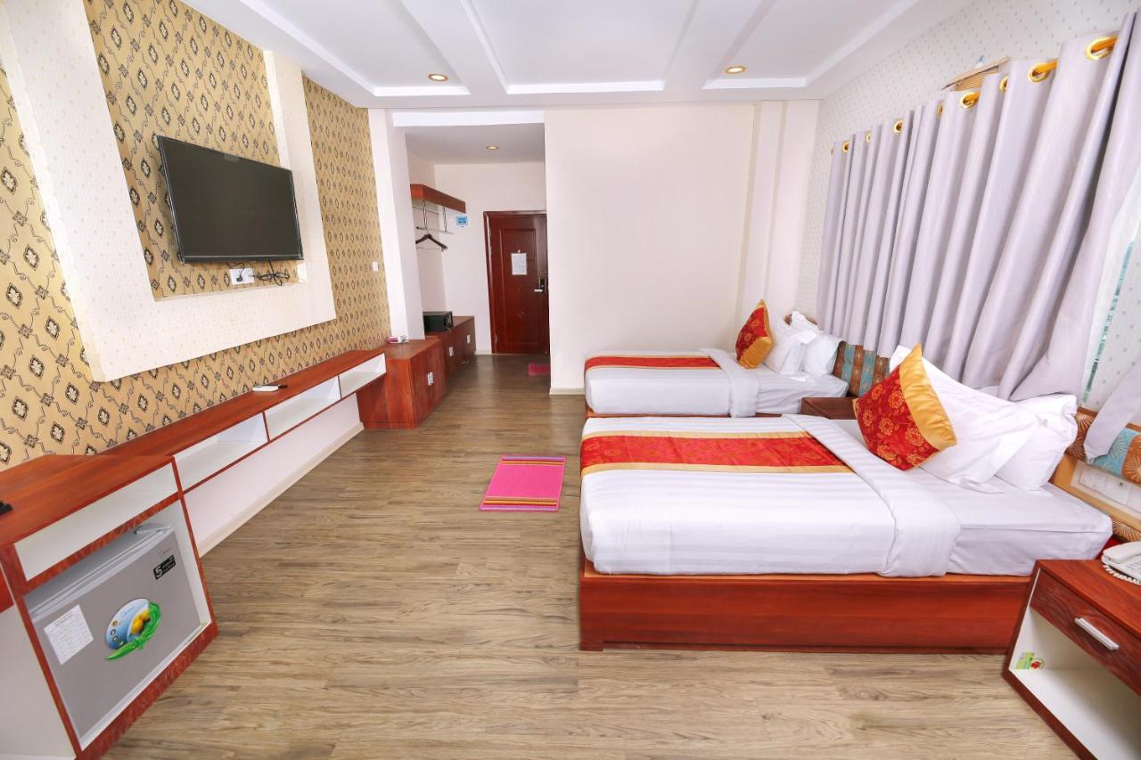 H Plus Hotel Yangon Exterior photo