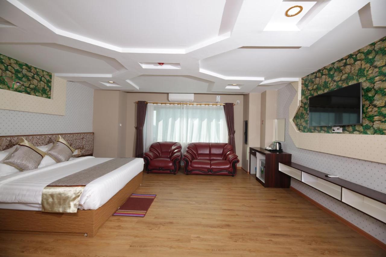 H Plus Hotel Yangon Exterior photo