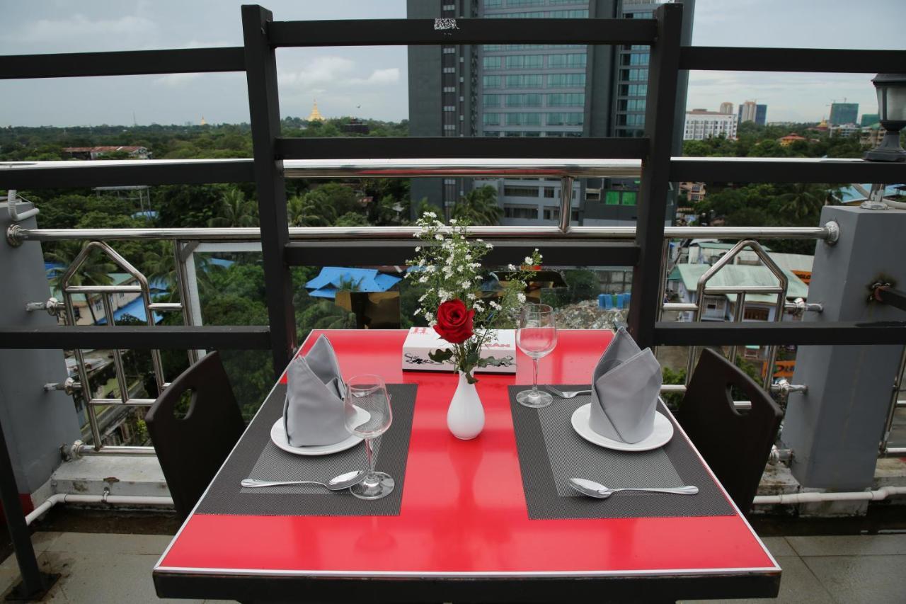 H Plus Hotel Yangon Exterior photo