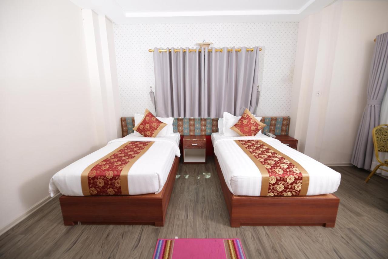 H Plus Hotel Yangon Exterior photo